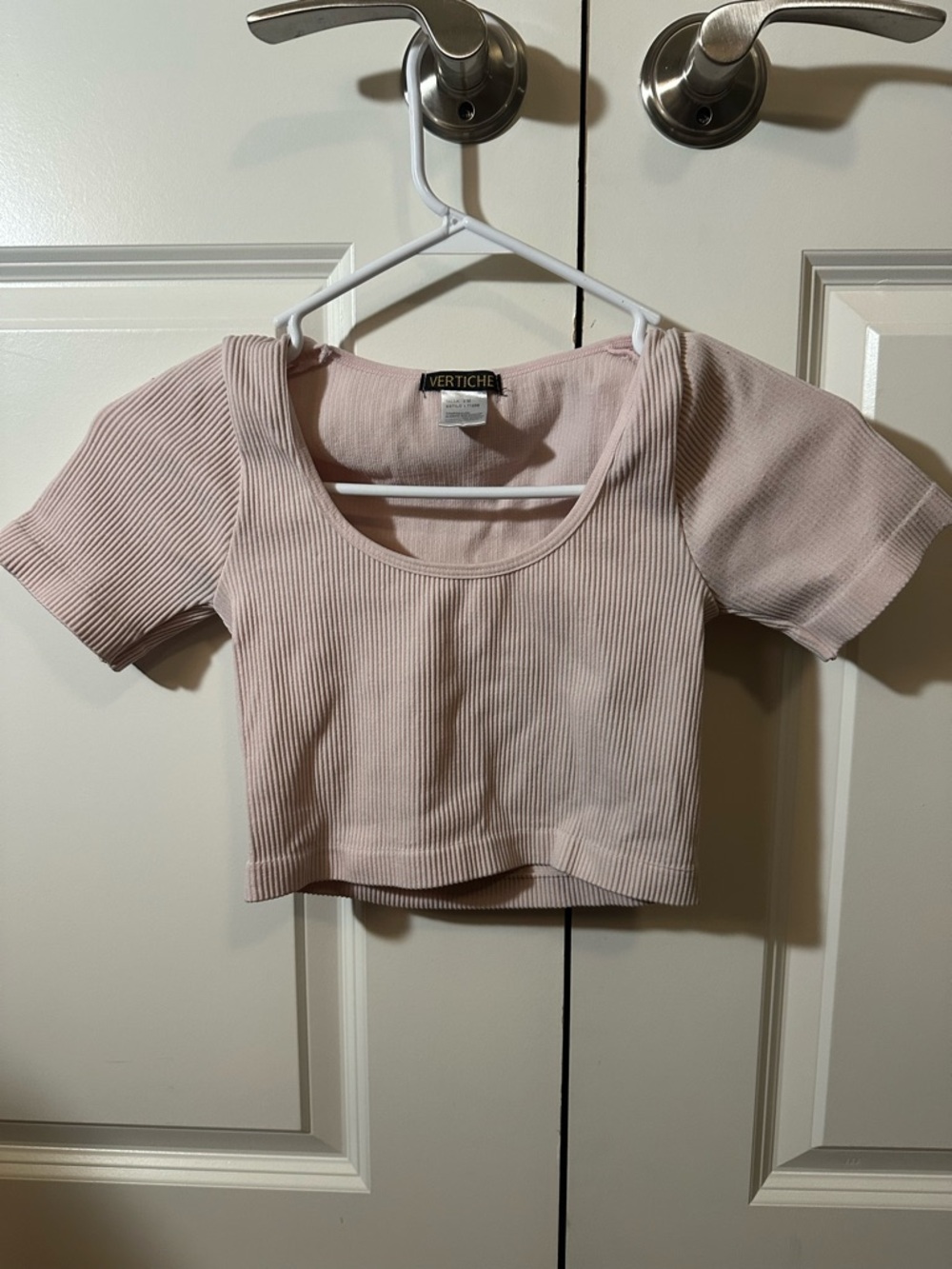 VERTICHE Ribbed Scoop Neck Crop Top - Light Blush Pink